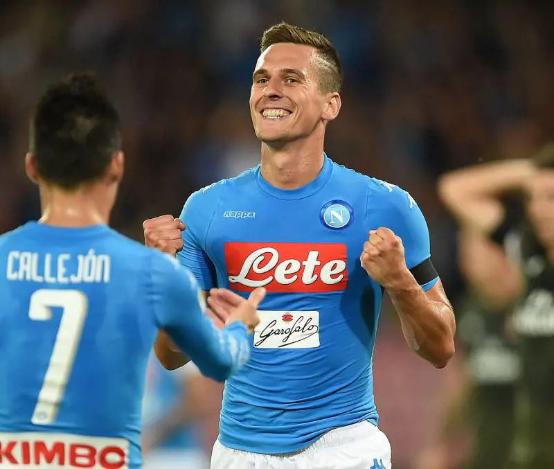 Il Napoli cala il poker: pirotecnico 4-2 al Milan