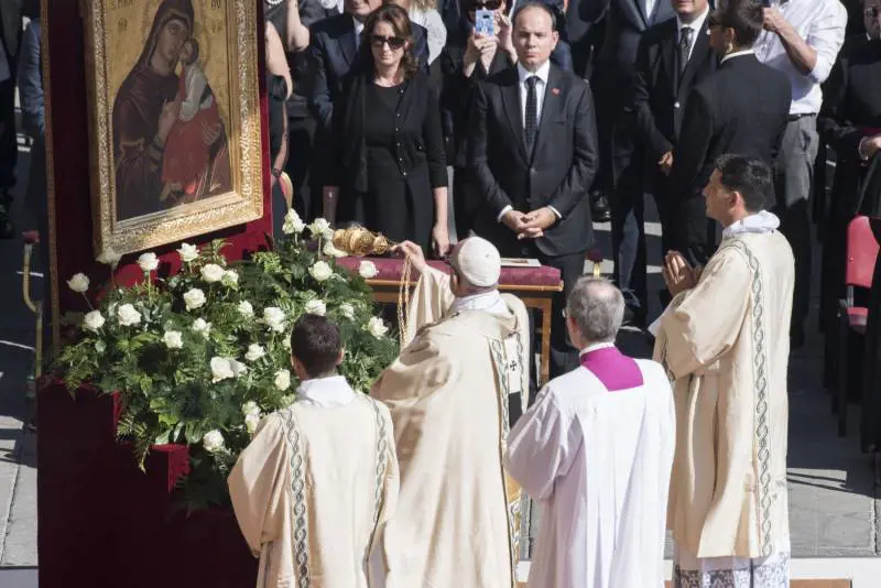 Madre Teresa di Calcutta è santa