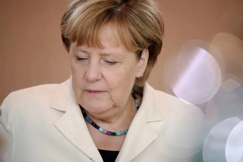 La Merkel si oppone al divieto del burqa. "Sarebbe contro la libertà di culto"