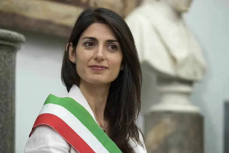 Quella spada di Damocle che pende sulla Raggi