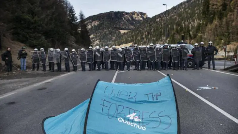 Migranti, Austria pronta a chiudere il Brennero