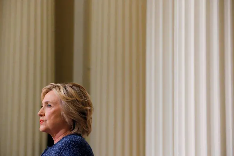 Malori, allergie e polmonite: Cosa c'è dietro la malattia di Clinton?