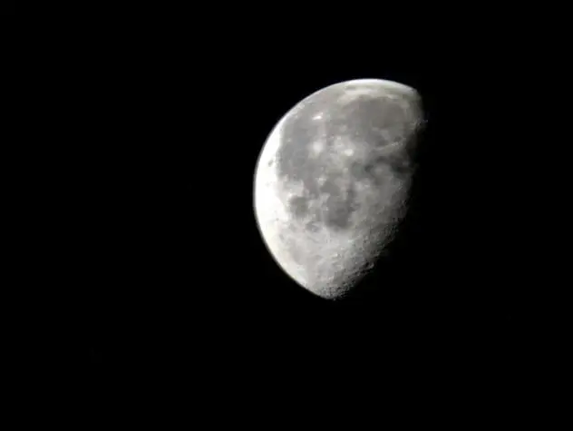 Scoperta l'origine della Luna: "È una costola della Terra"