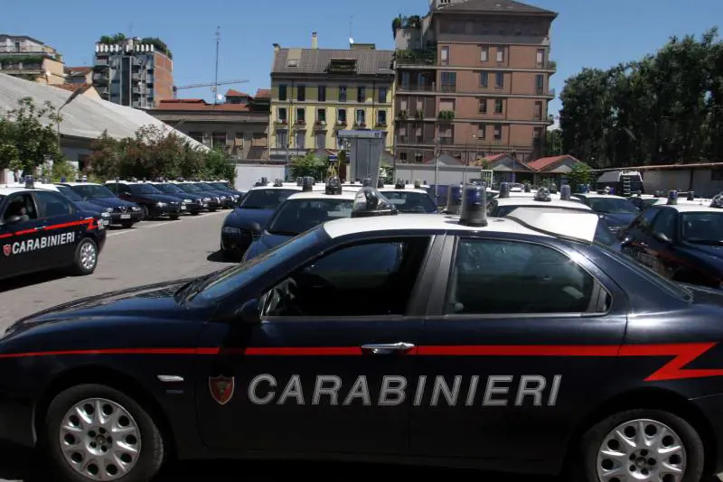 Accoltellato e sgozzato: è mistero su un omicidio nel Catanese