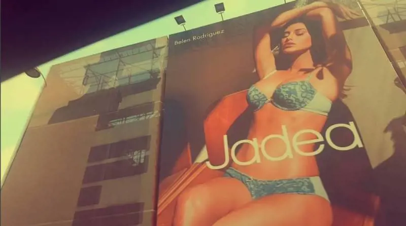 Belen Rodriguez causa tamponamenti a Napoli