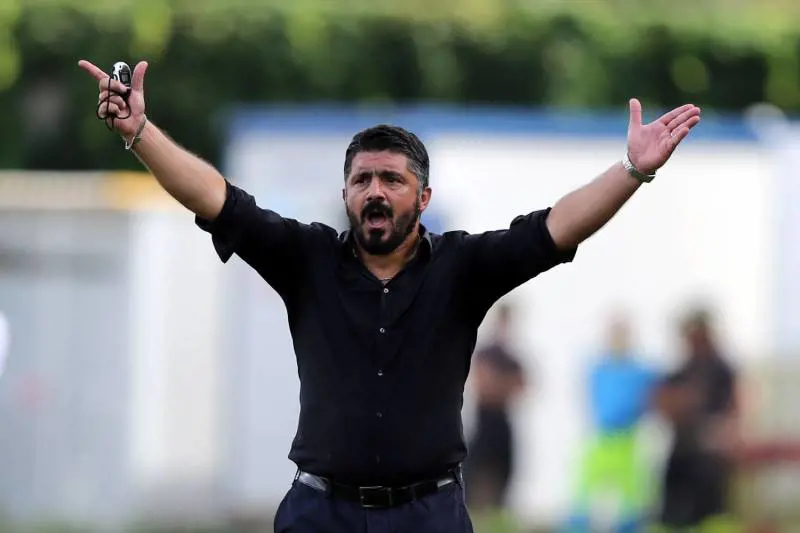 I calciatori gli strappano la camicia, Gattuso: "Non possono ricomprarmela"