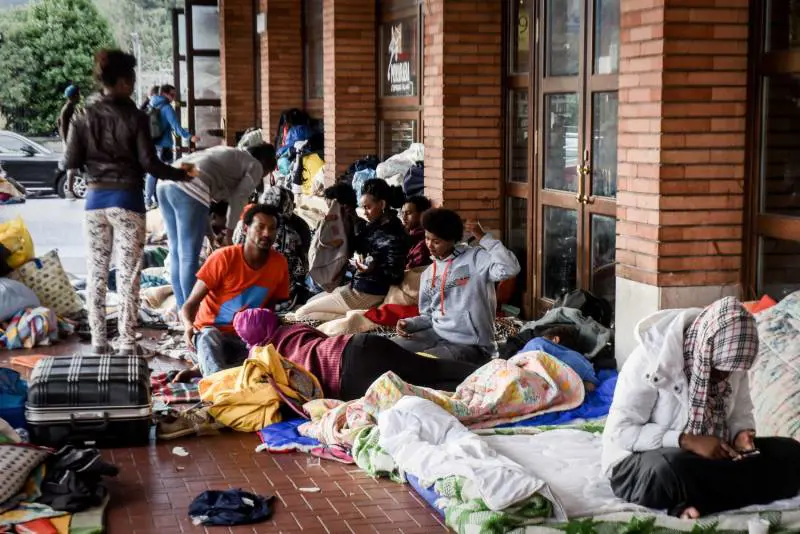 Le coop non fiutano più l'affare: senza soldi scaricano i migranti