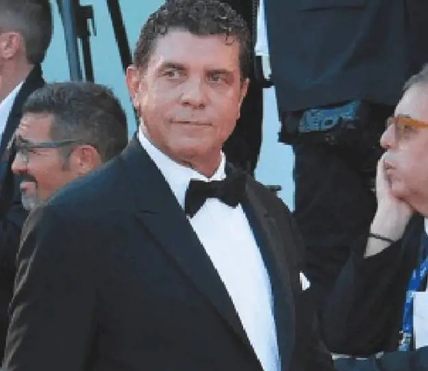 Abiti, gioielli e arredi di lusso. In manette il truffatore dei vip