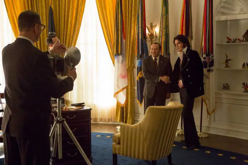 "Elvis & Nixon", lo storico incontro diventa brillante al cinema