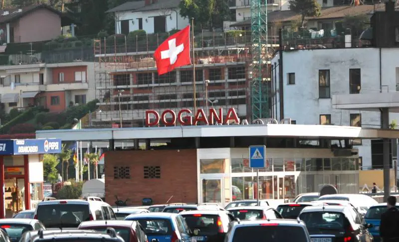 La Svizzera non ci vuole: "Prima noi, poi gli italiani"