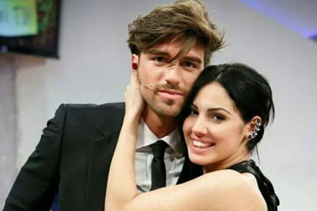 Grande Fratello, la fidanzata di Andrea attacca la figlia della Mosetti