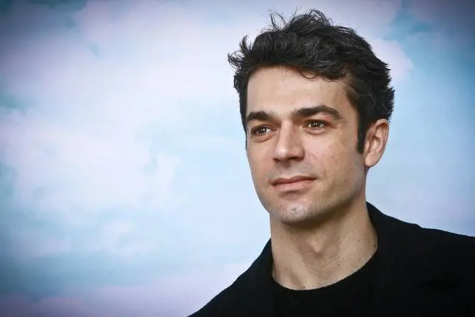 Luca Argentero: "Alcuni fan invadenti mi chiedono le foto dei piedi"