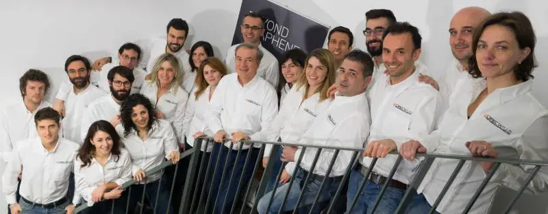 Le metamorfosi di mister grafene. E le matite diventano magliette
