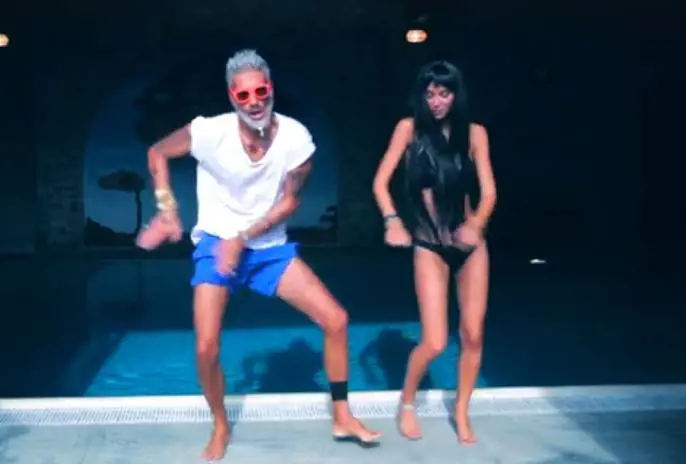 «Mi scaldo per Fiorello con le parodie sul web e c'è chi se la prende»