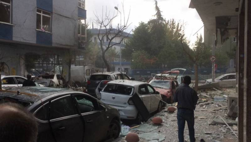 Esplosione nella zona di Yenibosna a Istanbul