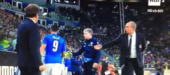 Italia-Spagna, Pellè non stringe la mano a Ventura