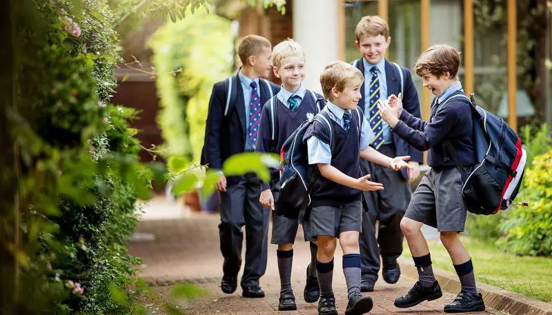 Londra isola i bambini italiani: choc nelle iscrizioni alle scuole