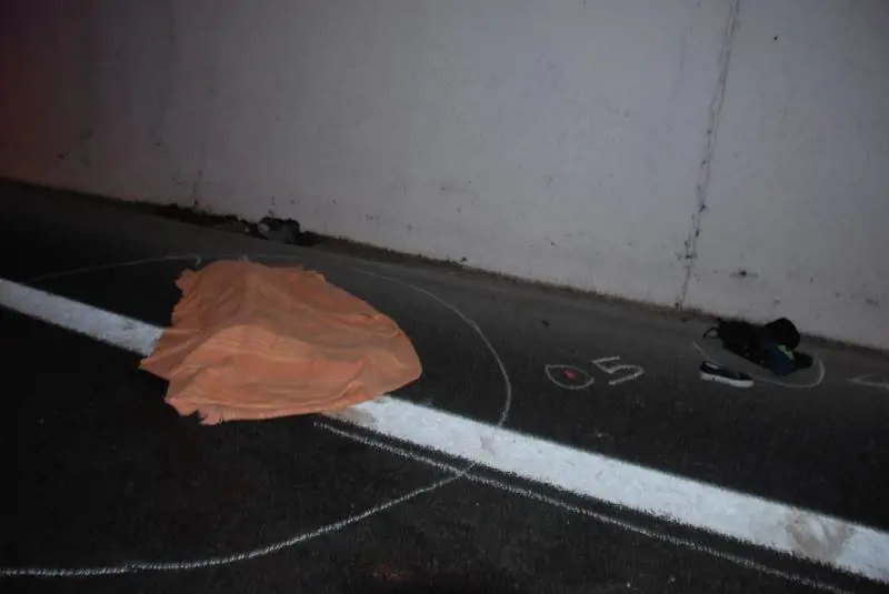 Migrante travolta in autostrada Autista indagato per omicidio