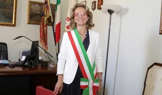 Sindaco della Lega sposa due gay: il partito lo vuole espellere