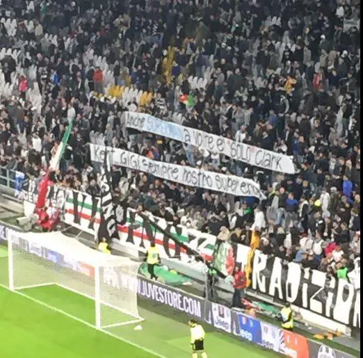 Buffon sbaglia con l'Udinese e la curva gli dedica uno striscione