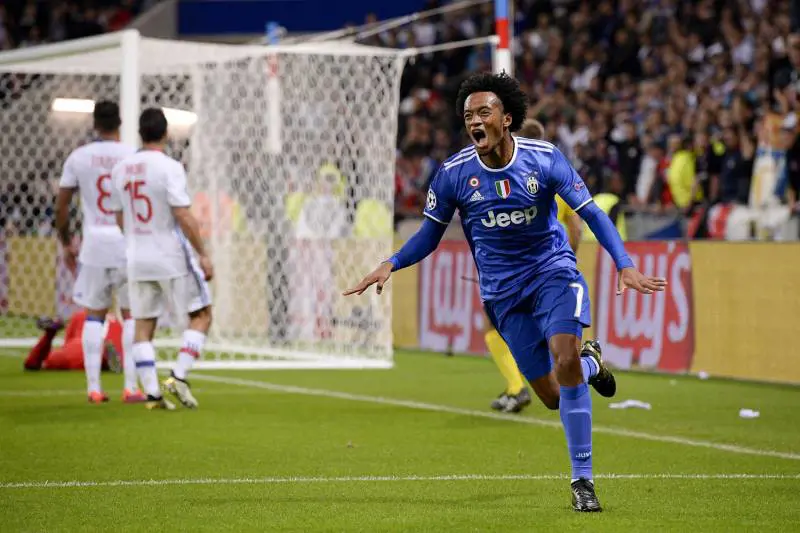 Buffon para tutto, Cuadrado segna: la Juventus batte 1-0 il Lione