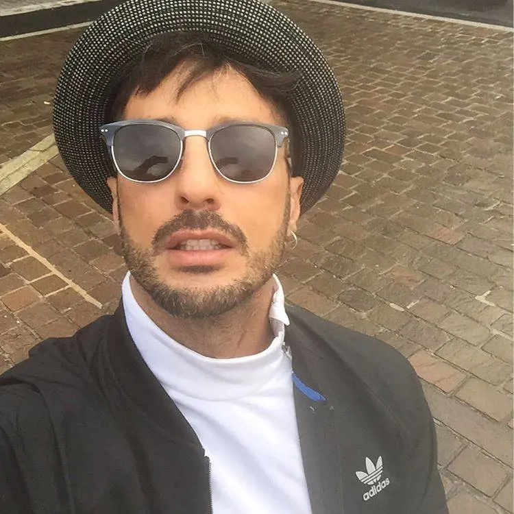 Fabrizio Corona, in una foto pubblicata su Instagram