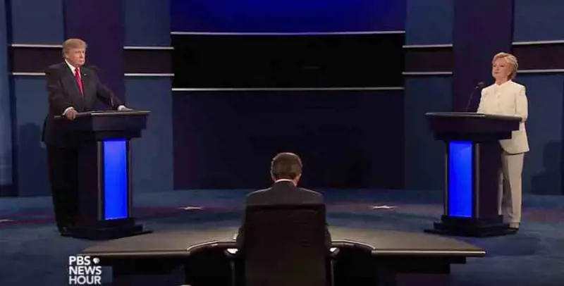 Clinton, nuova tegola. Adesso le sue mail sono al setaccio dell'Fbi