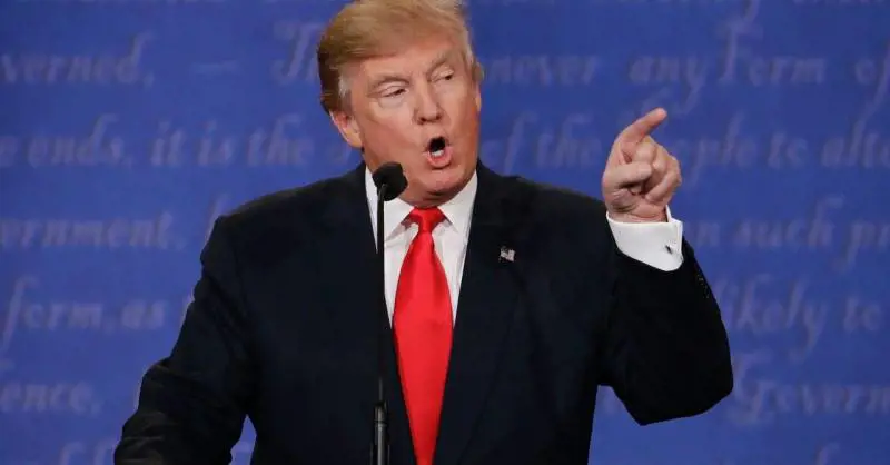 Trump gela tutti: "Non so se accetterò il risultato"