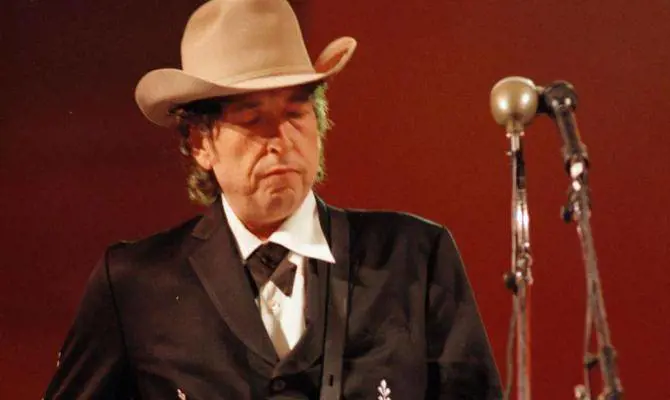Sul sito di Bob Dylan si cita il premio Nobel
