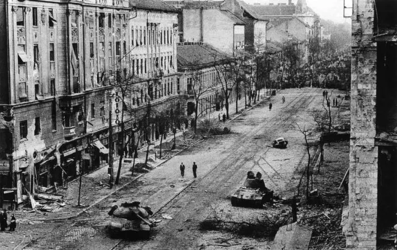 Gli eroici "teppisti" di via Thököly