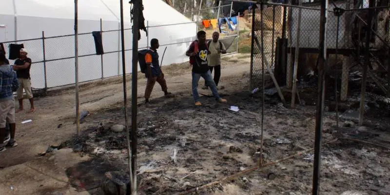 Immigrati, la Grecia esplode (ancora): assalto al centro Ue di Lesbo