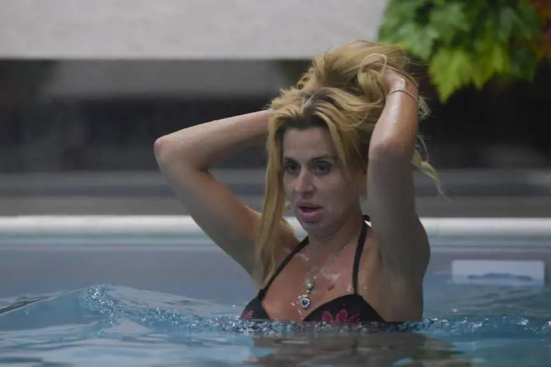 Grande Fratello Vip: tutti contro Valeria Marini ma lei resta in gioco