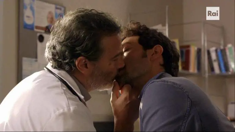 Un medico in famiglia, la Rai sdogana il bacio gay in prima serata