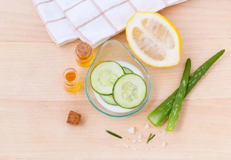 Brufoli: rimedi naturali per curare acne e rossore