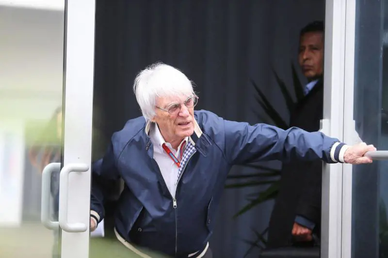 Ecclestone punge: "Ferrari? Gestione all'italiana"