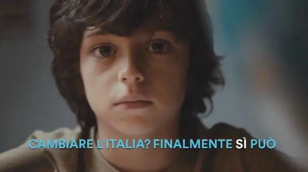 Il Pd arruola persino i bambini per il sì