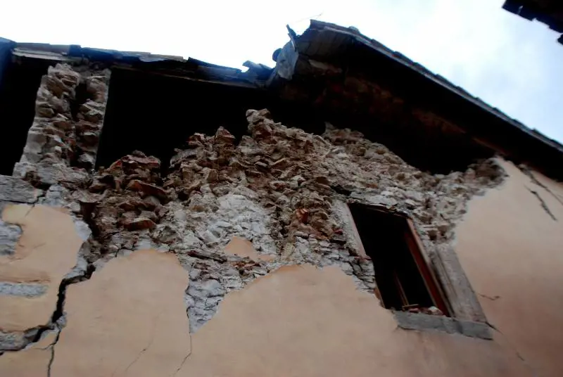 A Norcia tra gli angeli del fango: "Proviamo a ridare speranza"