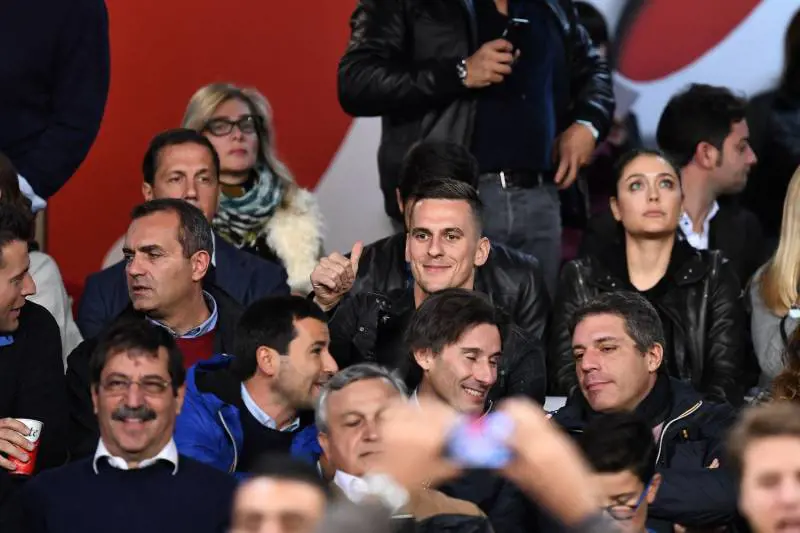Milik: "Mi hanno consigliato di non girare per Napoli con oggetti costosi"