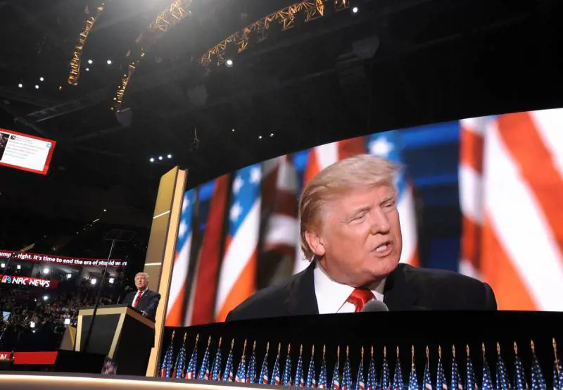 Il delirio di don Giorgio De Capitani: "Trump andrebbe ammazzato"