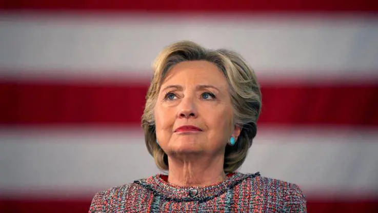 "Hillary Clinton che danza" è virale su Whatsapp, ma è una bufala