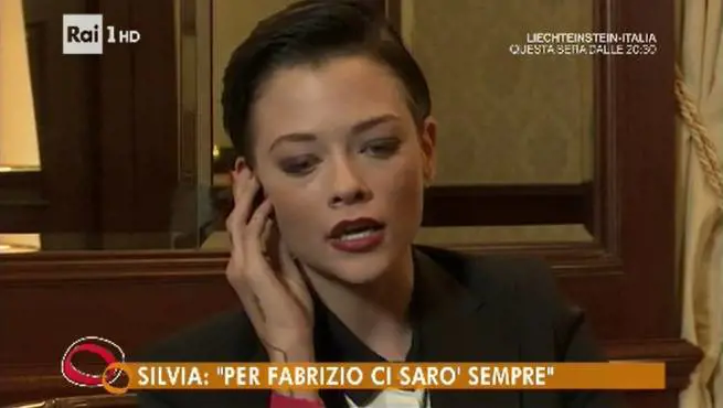 Parla Silvia Provvedi: "Corona è bipolare. Ha bisogno di cure"