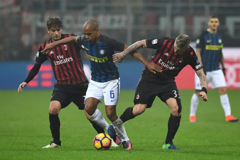 Perisic salva Pioli al 92': Milan-Inter finisce 2-2
