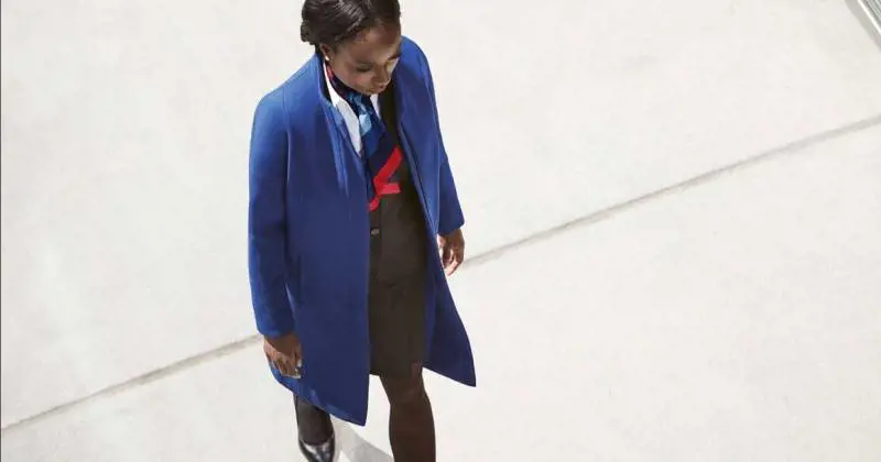 "Le nuove divise ci fanno ammalare": la denuncia delle hostess American Airlines