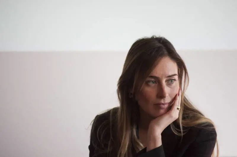 Governo Gentiloni, gara di volgarità a 5 stelle sulla Boschi