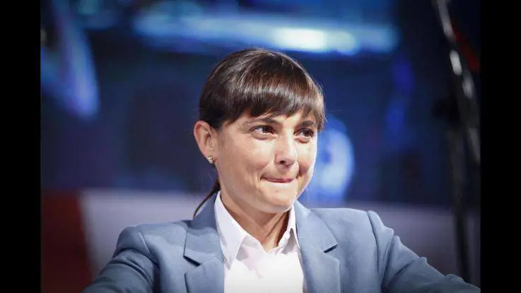 Serracchiani usa la parola "clandestini". Pd: "Iscriviti alla Lega"