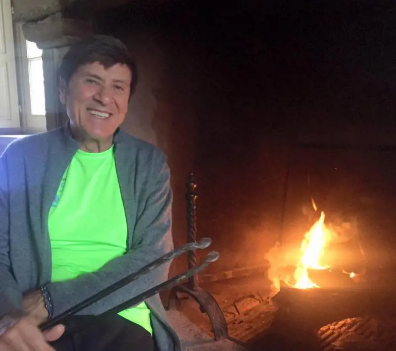 Incidente per Gianni Morandi: "Mi sono fratturato 3 costole"