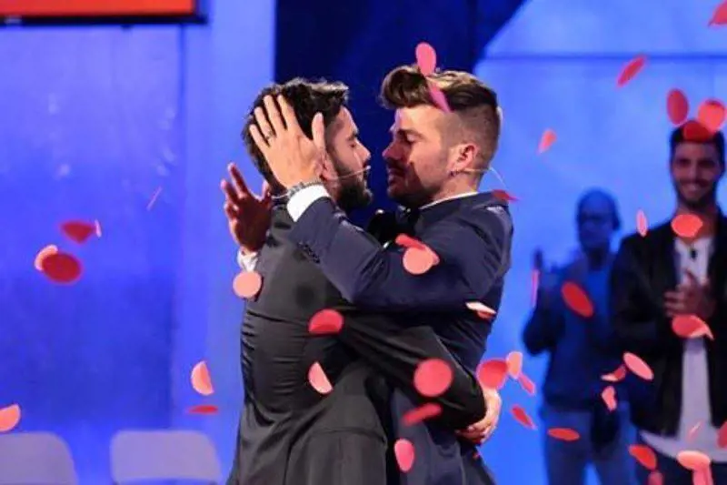 Claudio Sona finisce nella bufera: "Ma non eri già fidanzato? Bugiardo"
