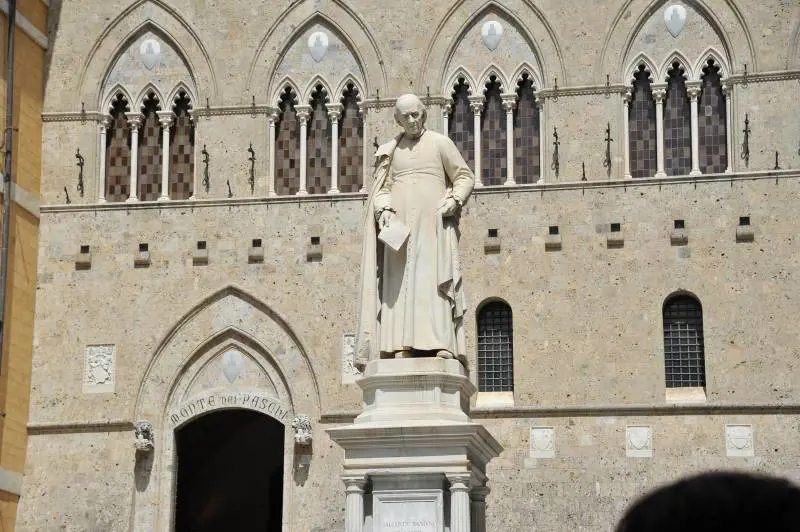 Mps, ecco i primi nomi dei debitori