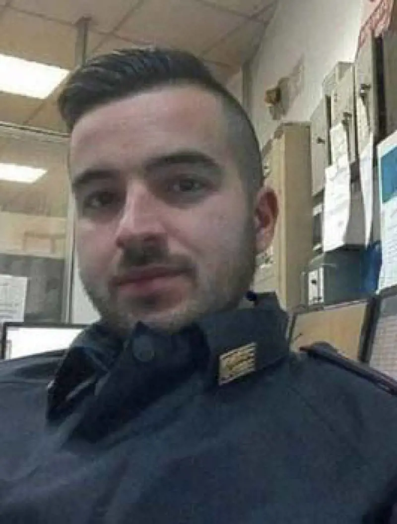 Il padre dell'agente Luca Scatà: "Viviamo sotto protezione, ma questo non ci spaventa"