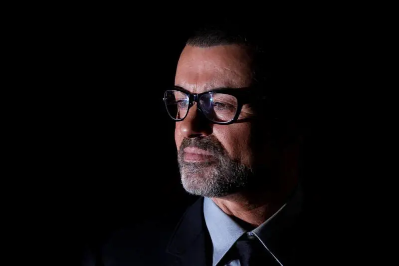 "C'erano feste alle quali collassava". Tutta la verità su George Michael